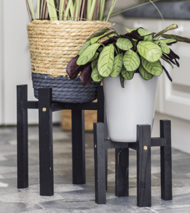 Drewniany stojak na donice czarny M