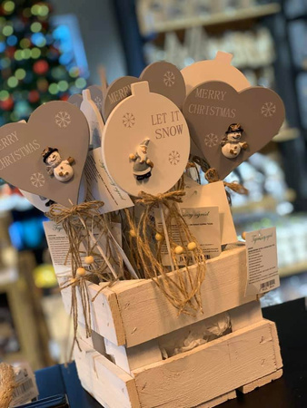 Drewniana dekoracja na piku