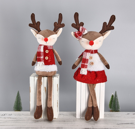 Dekoracja świąteczna renifer z czerwonym szalikiem siedzący 61 cm