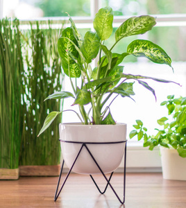 Osłonka Modern na nogach BIAŁA