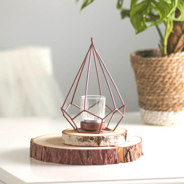 Świecznik metalowy ze szklanym kloszem